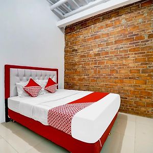 Kamar double standard